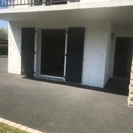 A Louer Appartement En Rez De Chaussee Dans Une Maison