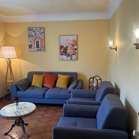 Apartmán A Louer Appartement En Rez De Chaussee Dans Une Maison