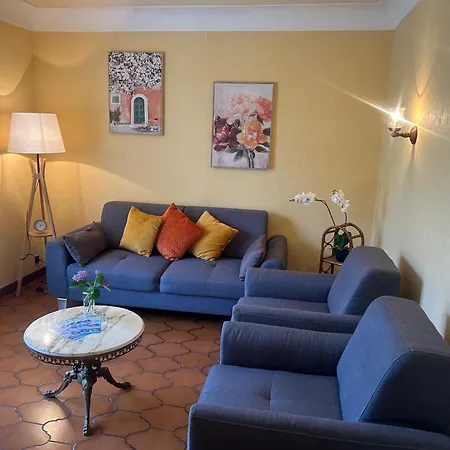 A Louer Appartement En Rez De Chaussee Dans Une Maison 아파트